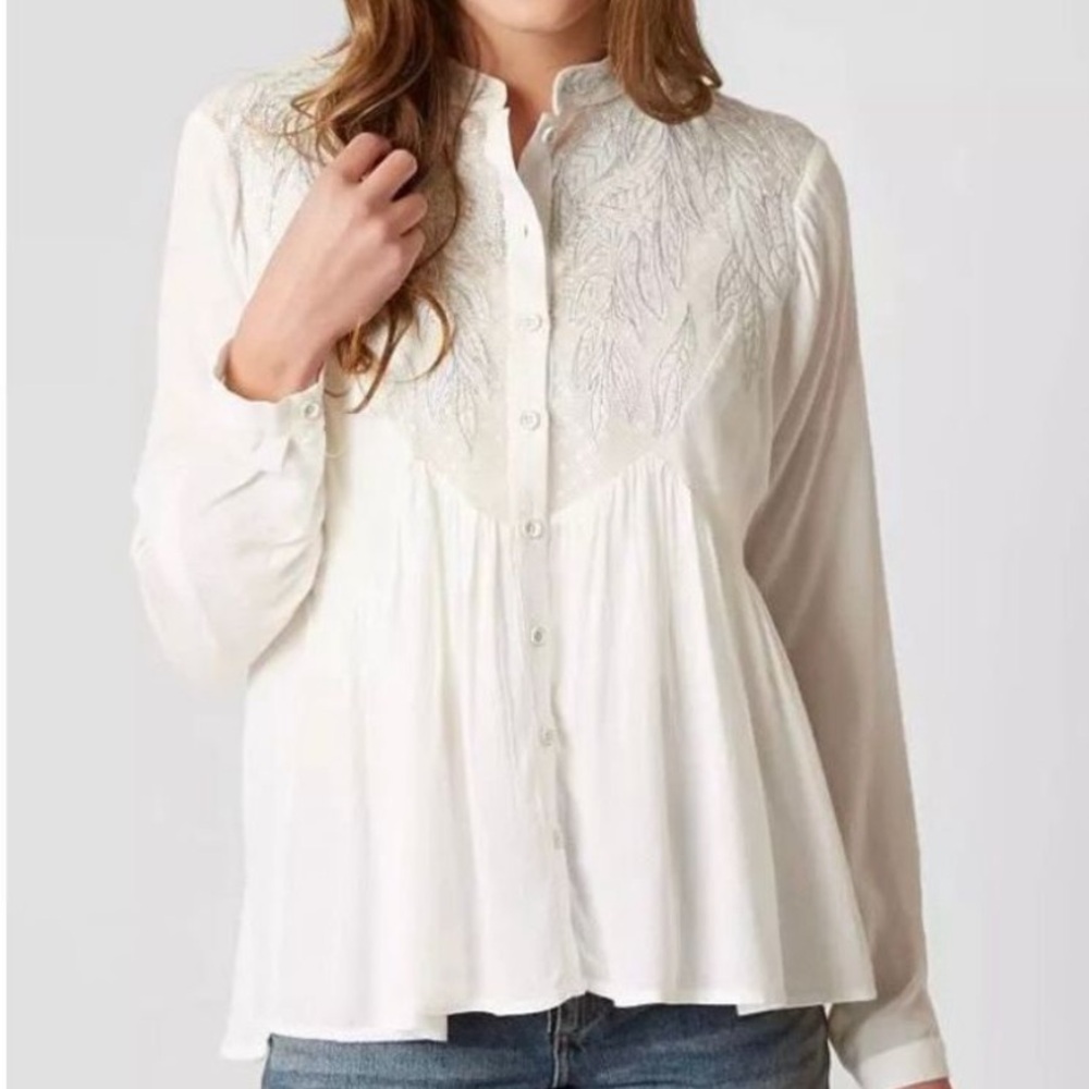 Buckle-Gimmicks Long Sleeve Top